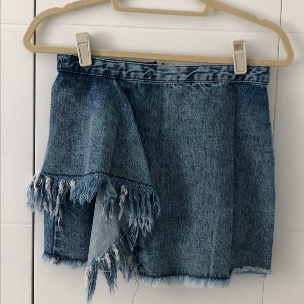 Jean mini skirt with ruffle detail